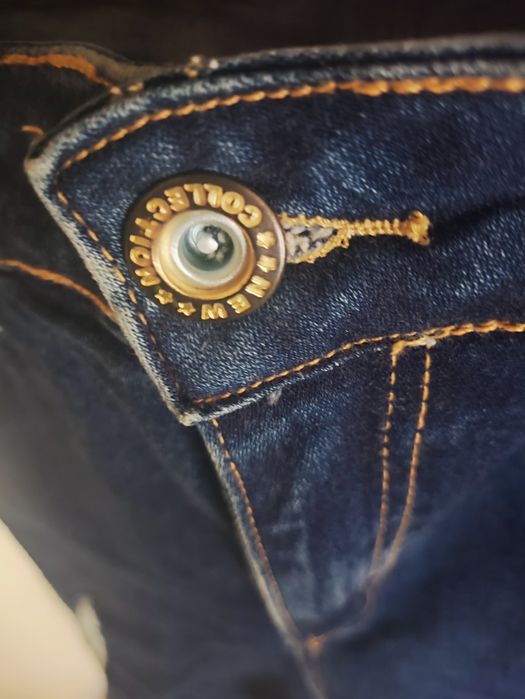 Calça de ganga modeladora com cinta do Brasil