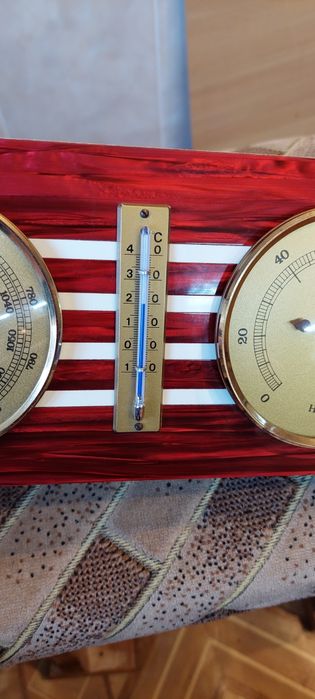 Продам барометр в идеальном состоянии