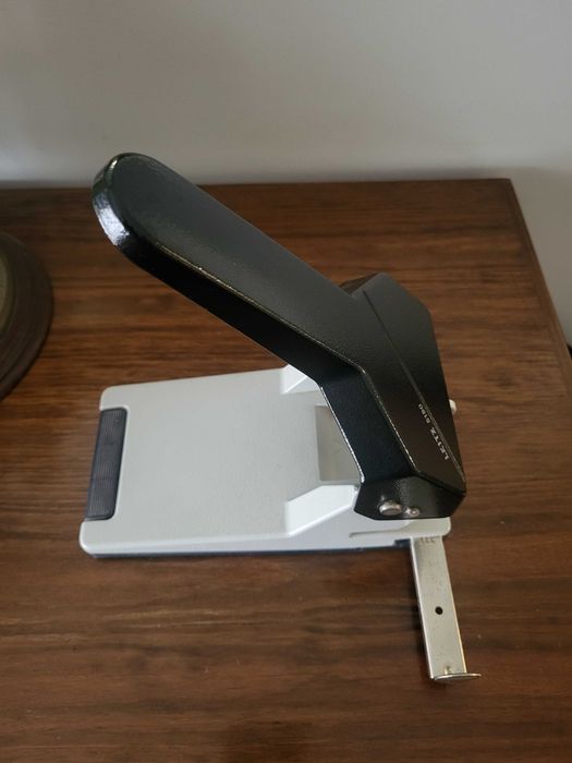 Furador "Leitz" alta capacidade