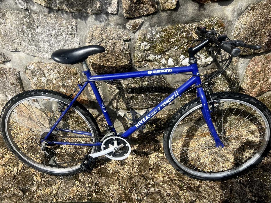 Bicicletas usadas, azuis, branca e verde! Bom preço.