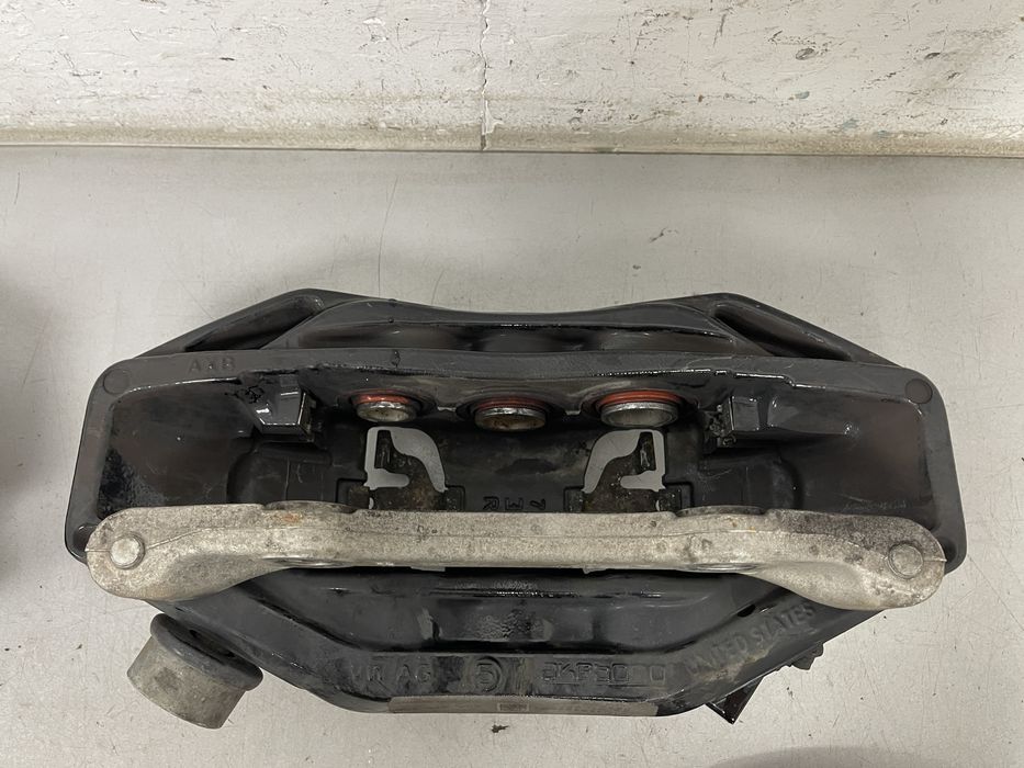 Комплект гальмівних передніх супортів з дисками AUDI SQ5 80A615107F
