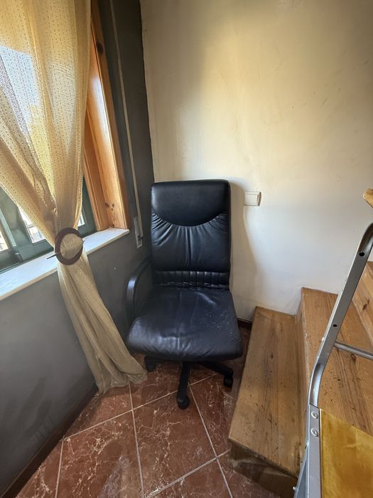 Cadeira de secretaria usada