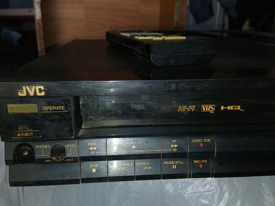 Відеомагнітофрн JVC HR-D750E стерео