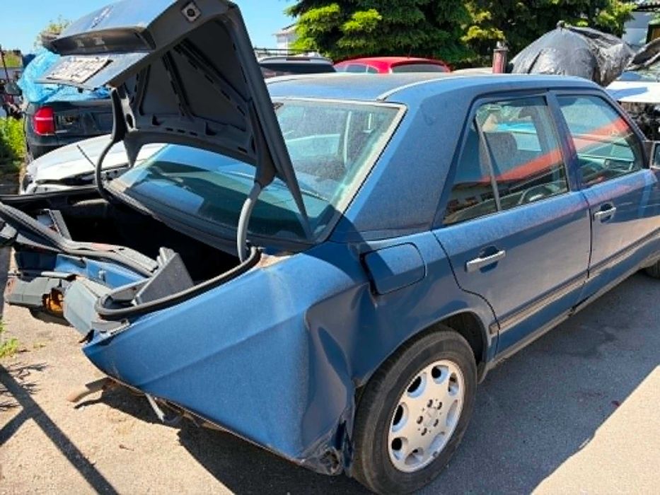 Mercedes w124 124 e klasa na części 200e 2.0e 2.0b 716217 102963