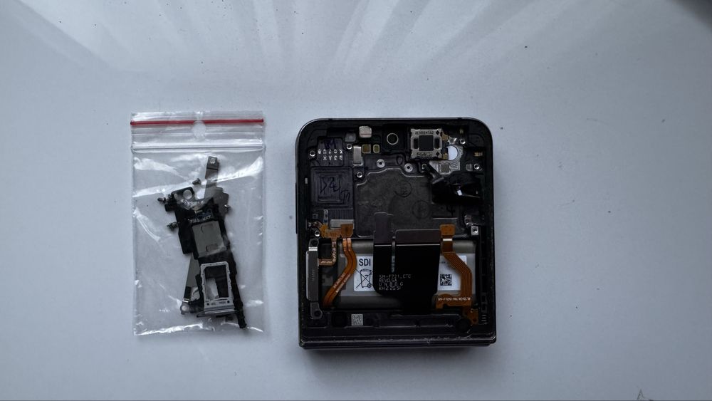 Korpus Samsung Z Flip 4