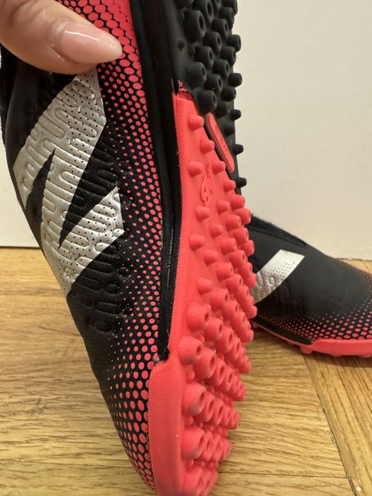 Chuteiras New balance Tamanho 30