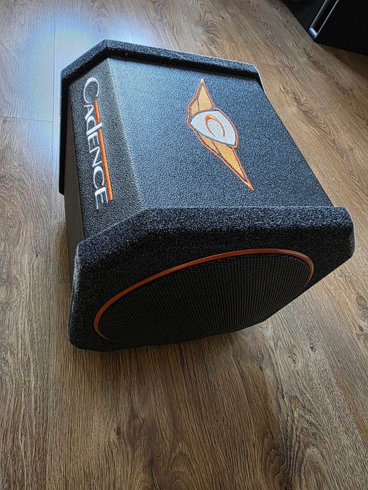 Subwoofer aktywny firmy CADENCE