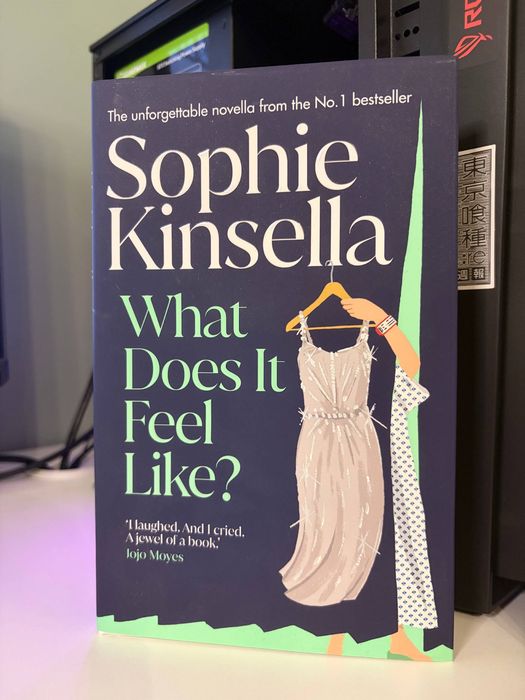 Книга Кінсела С. «What Does It Feel Like?» Sophie Kinsella, англійською