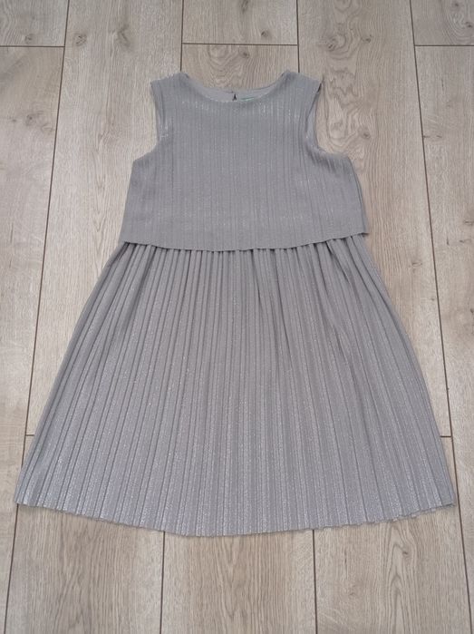 Сукня срібна святкова Benetton  / 7-8 р. 128/134