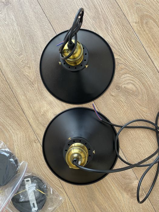Dwie lampy wiszące czarne