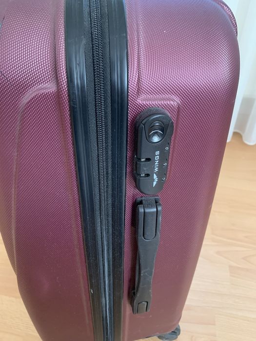 Продам чемодан розмір м