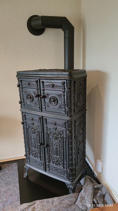 Печь камин чугунная