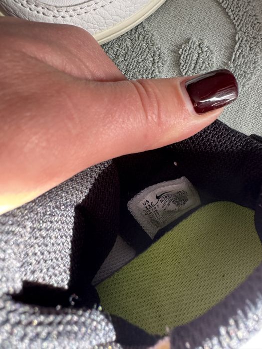 Кросівки на хлопчика Nike та Levis 28 розміру