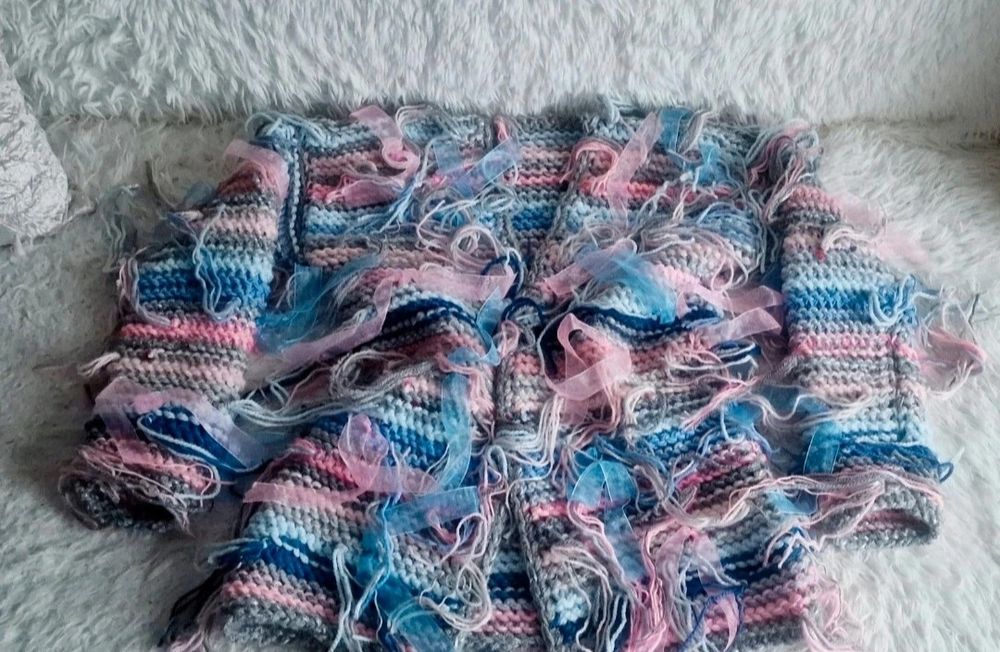 Sweter jak chaos tasiemkowy fredzle