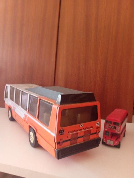 Autocarro da rodoviária nacional antigo