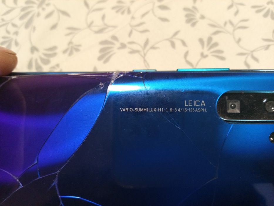 Телефон Хуавей под ремонт на разборку