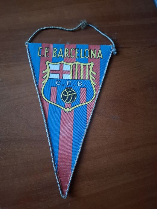 Stary proporczyk z PRL.FC Barcelona. Piłka nożna