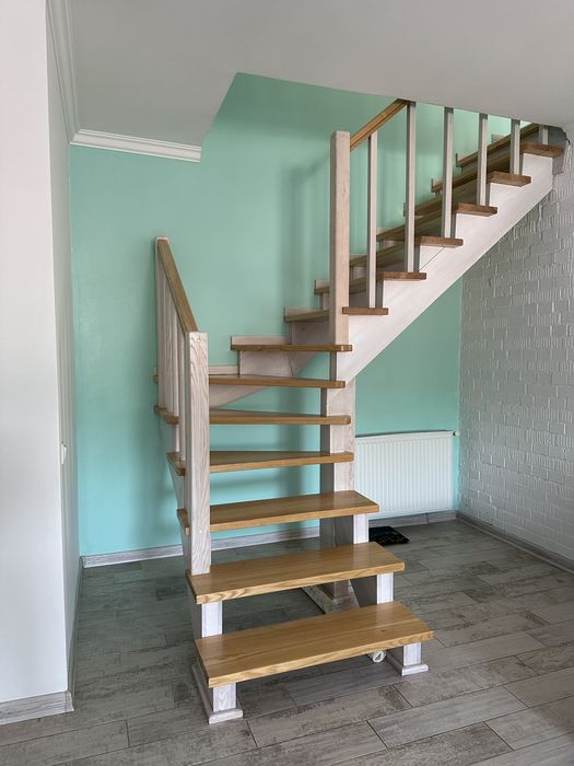 Продаж квартири 130.4 м.кв., вул. Івасюка / Винники