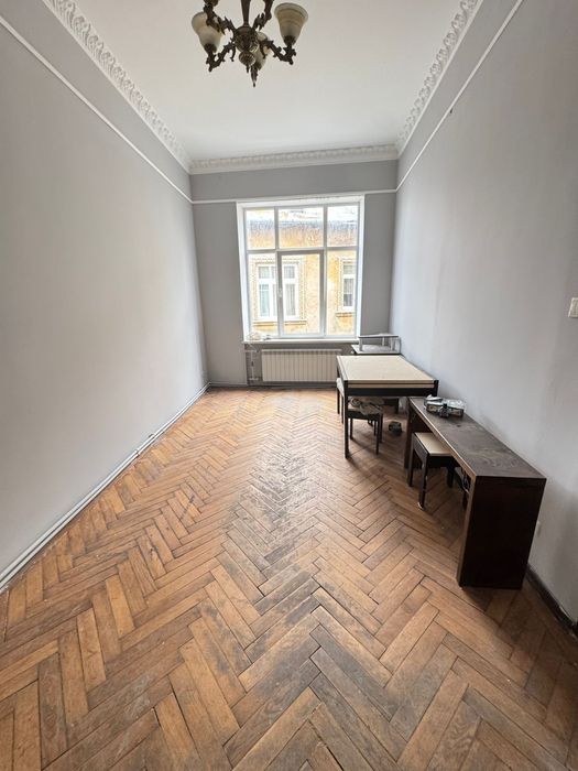 Продаж 4-х кімнатної квартир по вулиці Січових Стрільців ( р-н Пузатої