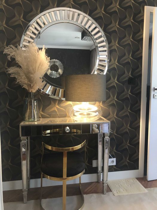 Lampa szklana kula z czarnym abażurem