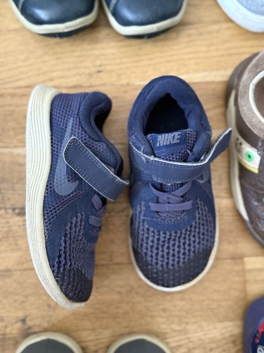Взуття для хлопчика Clarks та Nike 25 розмір