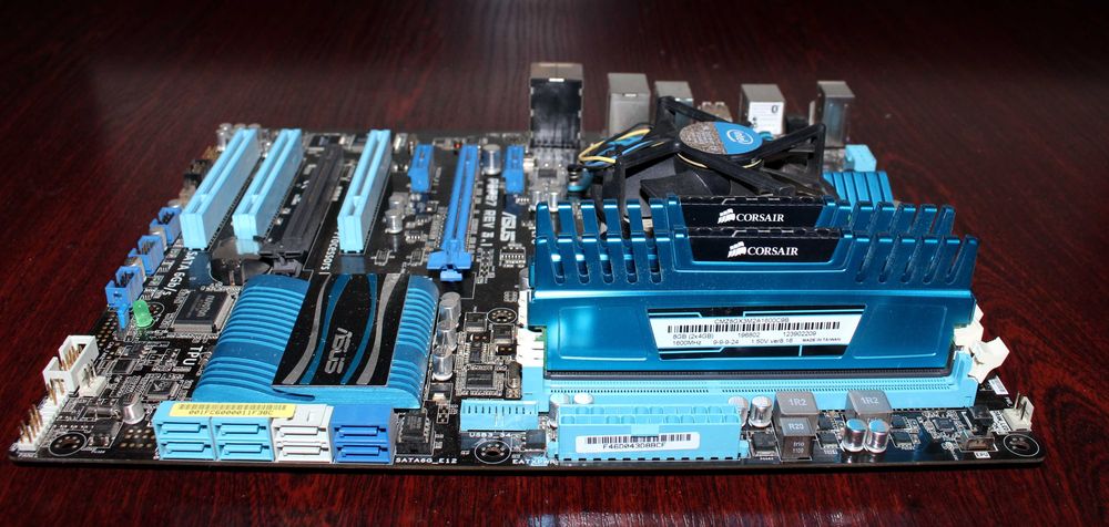 Мат. плата ASUS P8P67, Пр. Intel Core i5-2500, Пам Corsair 2х4GB