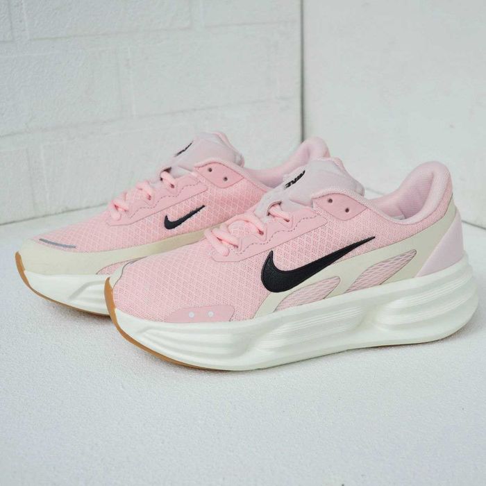 Nike Shield Comfort Ride Pink рожеві кросівки жіночі найк кроссовки кросовки