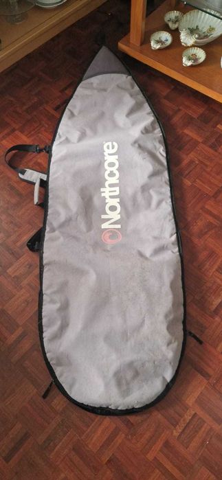 Prancha de surf short-board com capa