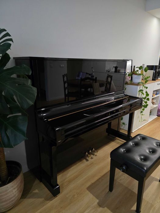 Piano Yamaha u3, como novo.
