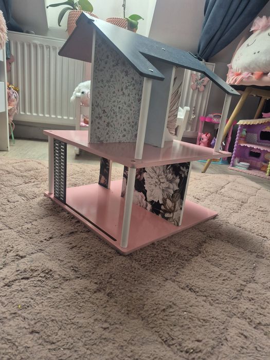 Domek drewniany dla lalke  Hand made