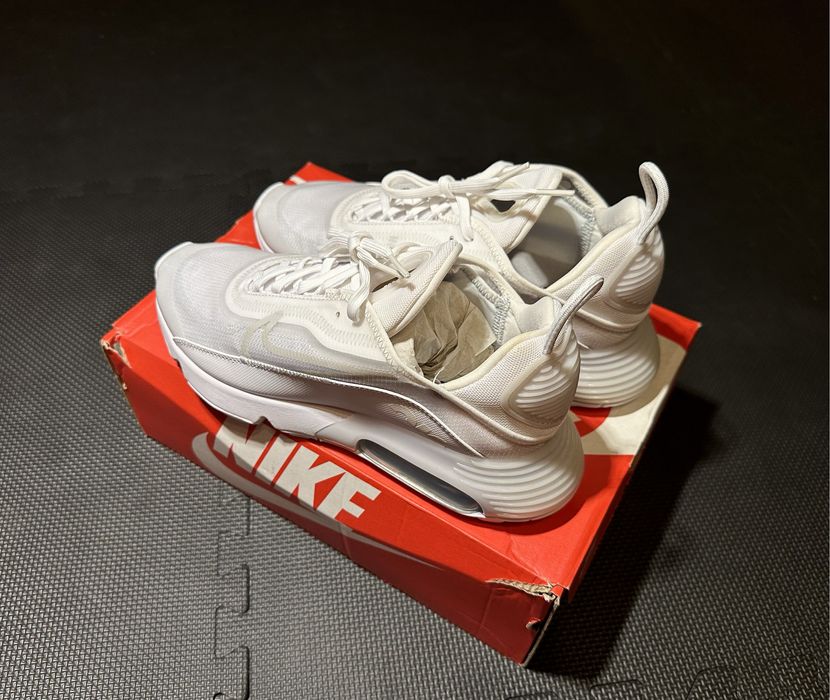 Nike Air Max 2090 EUR 42.5 / UK9 Tripple White