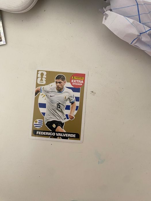 Vendo extra sticker Federico Valverde gold em perfeito estado