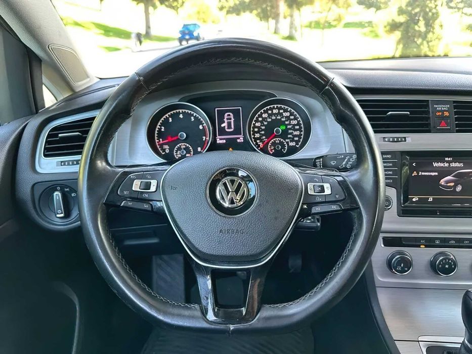 Volkswagen Golf      2015