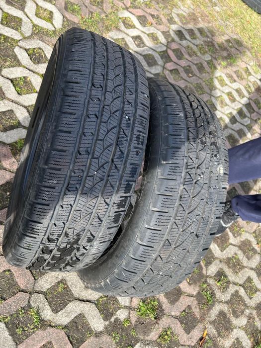 Opony sezon 215/60/17R