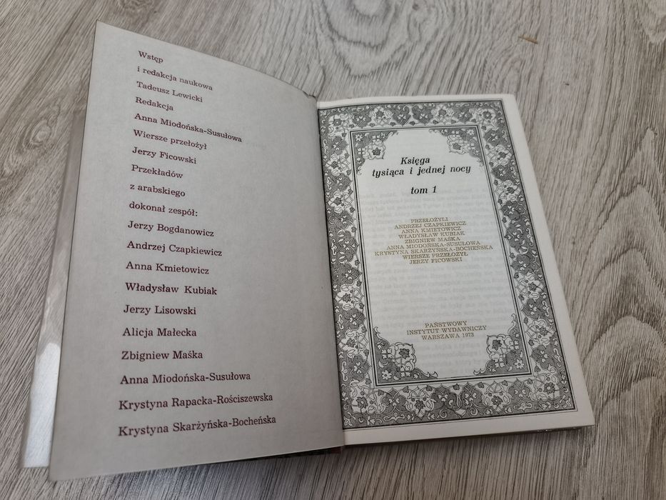 Księga tysiąca i jednej nocy tom 1
Przekład z oryginału arabskiego
A Czapkiewicz i inni