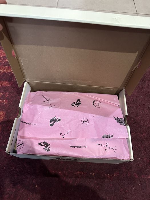 Air Jordan 1 x Travis Scott "Reverse Mocha" - Novas