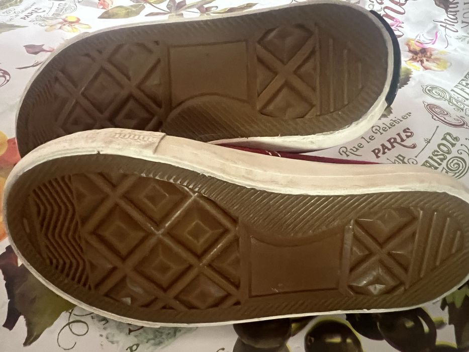Кеди розмір 27, вигляд нових, зручні у носінні.