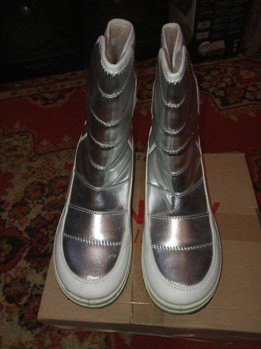 Дутики зима утепленные серебро новые