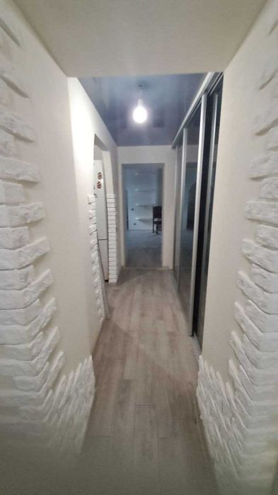 Продам 2 кім кв, Брацлавська!!!