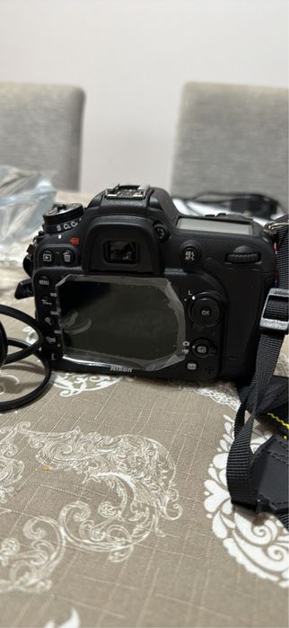 Máquina fotográfica Nikon D7100 + lente