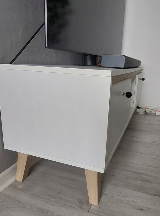 Szafka pod RTV biała