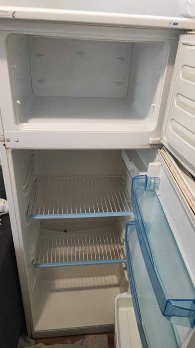 Frigorífico semi novo