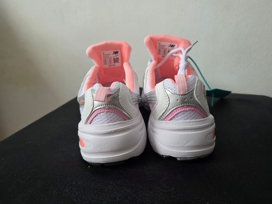Нові кросівки New Balance 530 White/Pink • Розмір 39