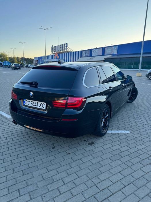 BMW525d Автомобіль