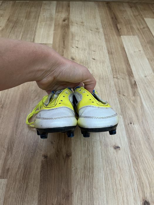 Buty sportowe do piłki nożnej chlopięce 28