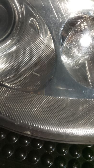 Lampa przód Passat B5 lift XENON Prawa kompletna Hella