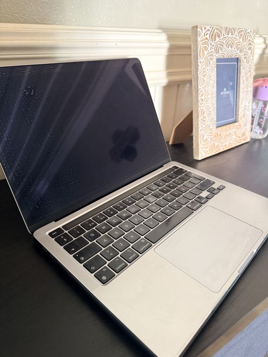 Macbook Pro M1 Touch bar 16gbs ram 245 gbs SSD