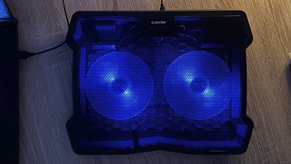 Підставка-Охолоджувач для ноутбука Canyon CNE-HNS03(2 + LED + USB-хаб)