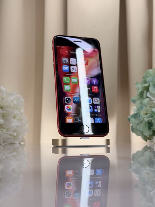 Чудовий iPhone SE-2020 128GB Product RED (Магазин Гарантія)