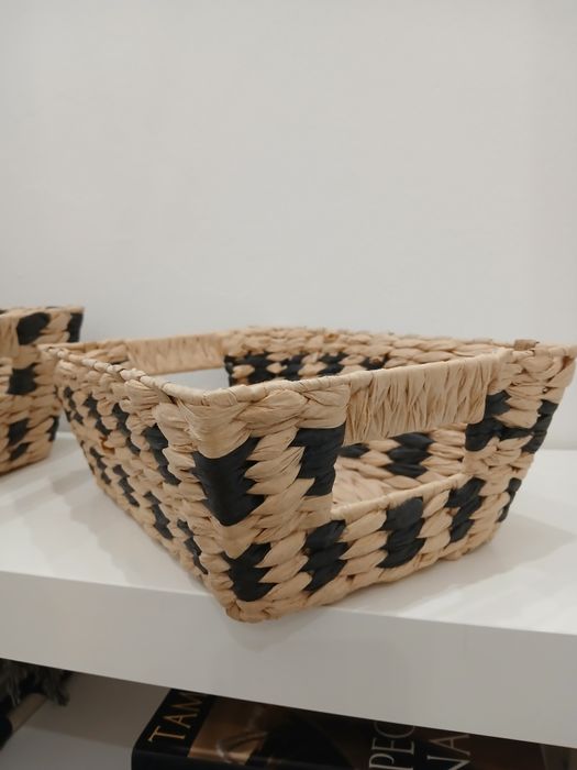 Selling 2 Wicker Baskets in Excellent Condition64752020876673122